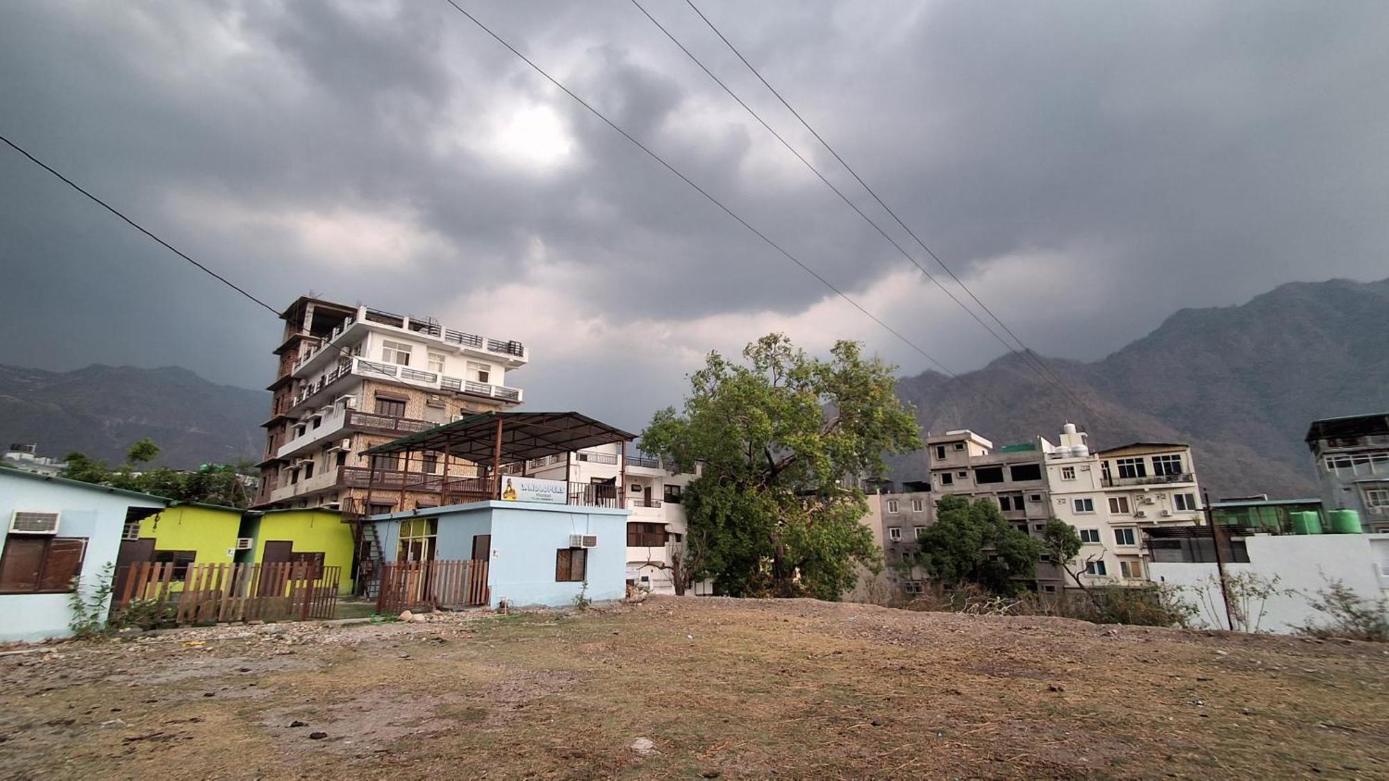 Landlopers Hostel Rishikesh Exterior photo
